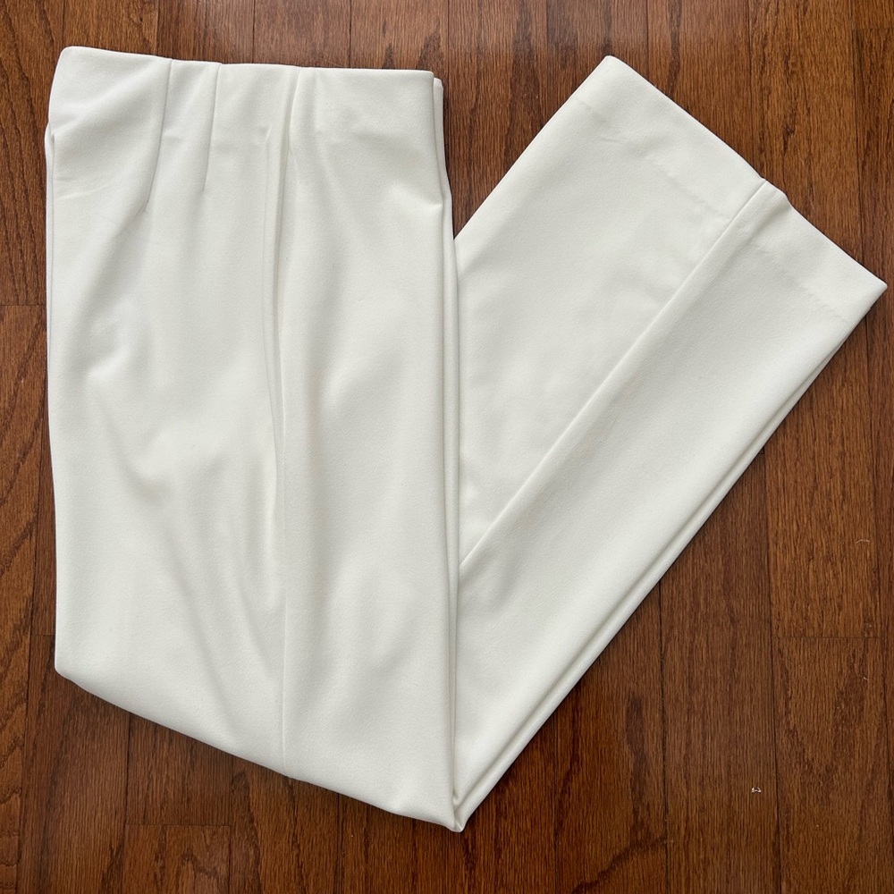 Elie Tahari Dressy Ivory Pants ..Size Medium